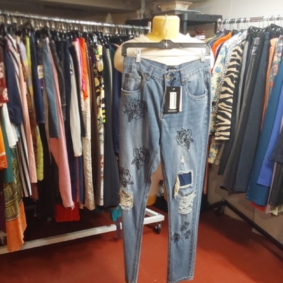 Embroidered Blue Jeans - Picture 1 of 4